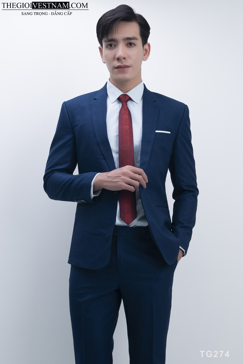 Suit xanh navy lịch lãm
